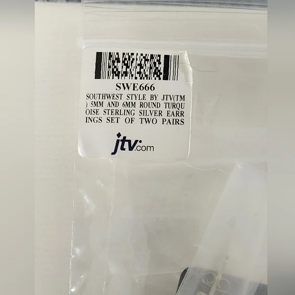 Southwest Style by JTV 5mm and 6mm Sleeping Beauty turquoise Stud set - Picture 5 of 6